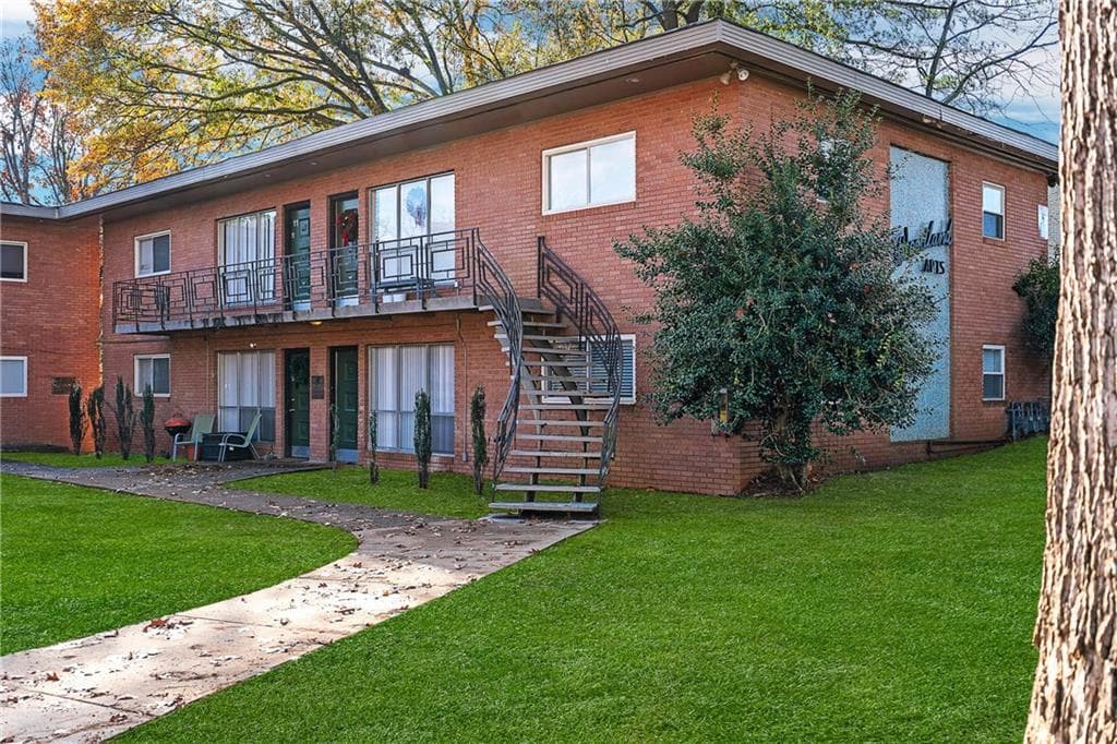 2 bedroom, 1 bathroom apartment for rent at 1135 Woodland Avenue, Atlanta, GA 30324 for $1,595 a month — photo 3