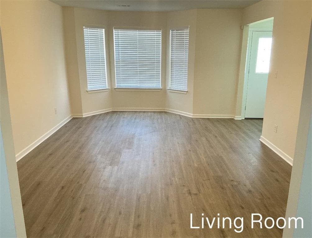 4 bedroom, 3 bathroom, 2,782 sq ft single family residence under contract at 6027 Birdseye Trail, Atlanta, GA 30349 — photo 2