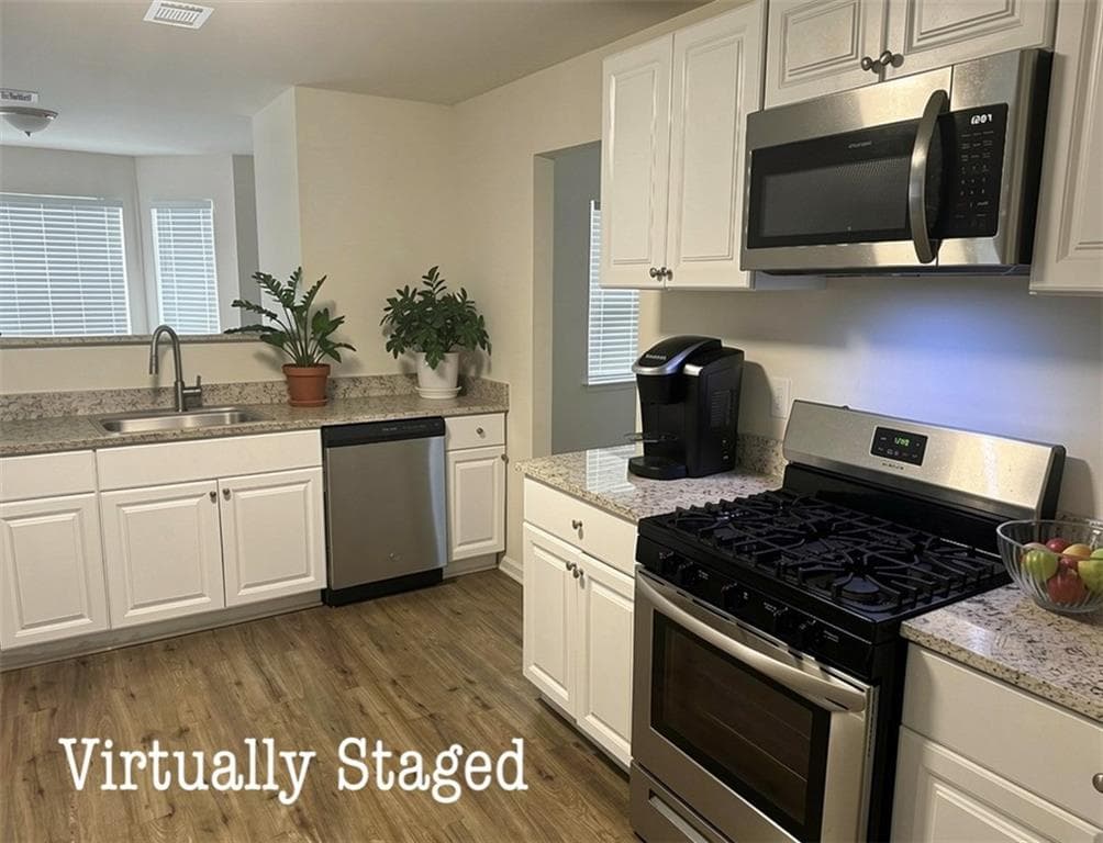 4 bedroom, 3 bathroom, 2,782 sq ft single family residence under contract at 6027 Birdseye Trail, Atlanta, GA 30349 — photo 5