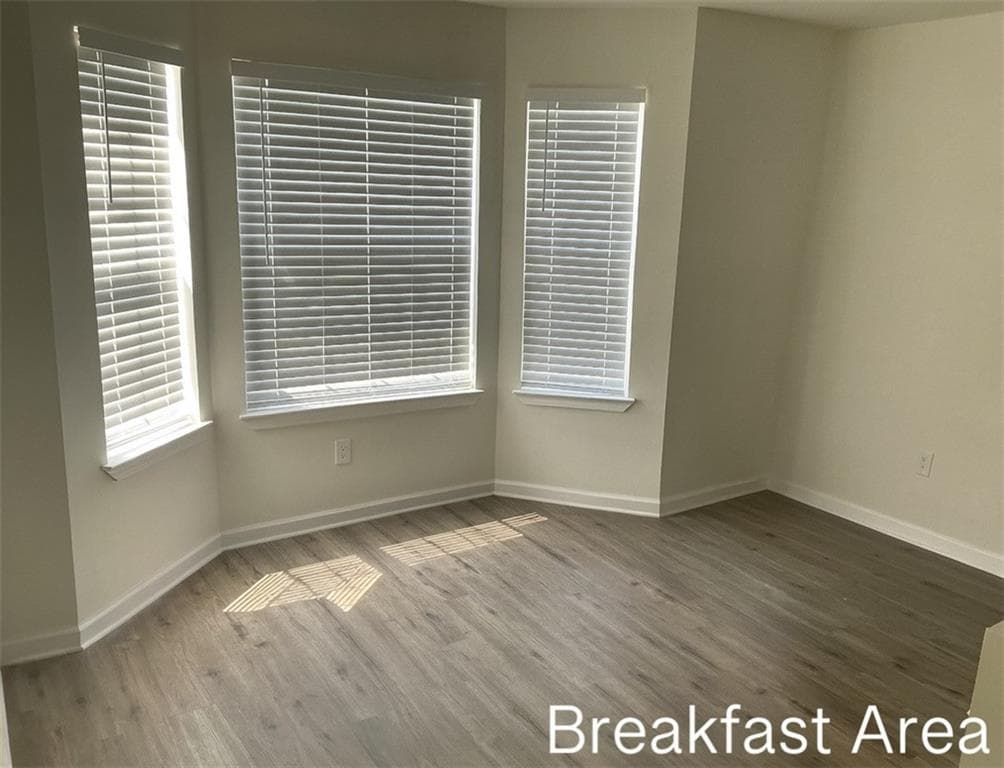 4 bedroom, 3 bathroom, 2,782 sq ft single family residence under contract at 6027 Birdseye Trail, Atlanta, GA 30349 — photo 6