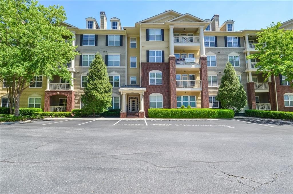 2 bedroom, 2 bathroom, 1,332 sq ft condominium sold at 3150 Woodwalk Drive 3202, Atlanta, GA 30339
