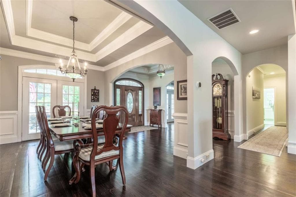 5 bedroom, 5 bathroom, 7,297 sq ft single family residence for sale at 5804 Ridgewater Circle, Gainesville, GA 30506 — photo 10