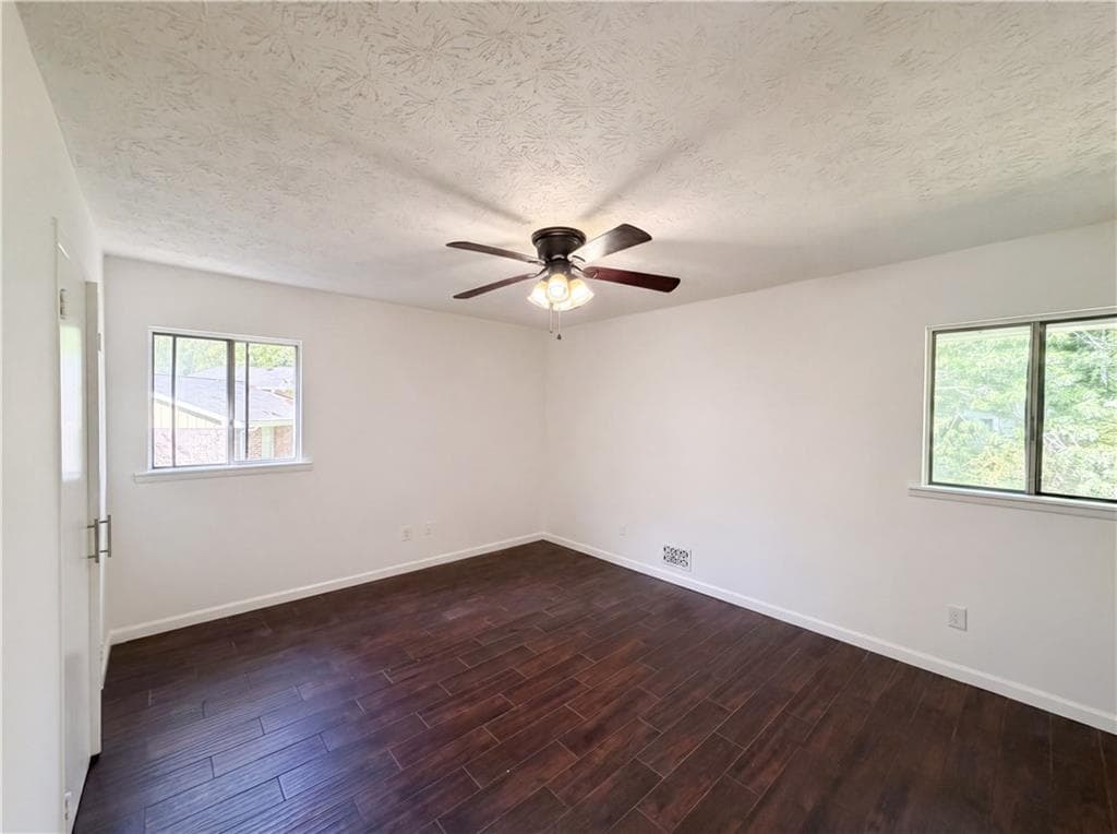 3 bedroom, 3 bathroom, 1,704 sq ft single family residence for sale at 1010 Buckhurst Drive, Atlanta, GA 30349 — photo 4