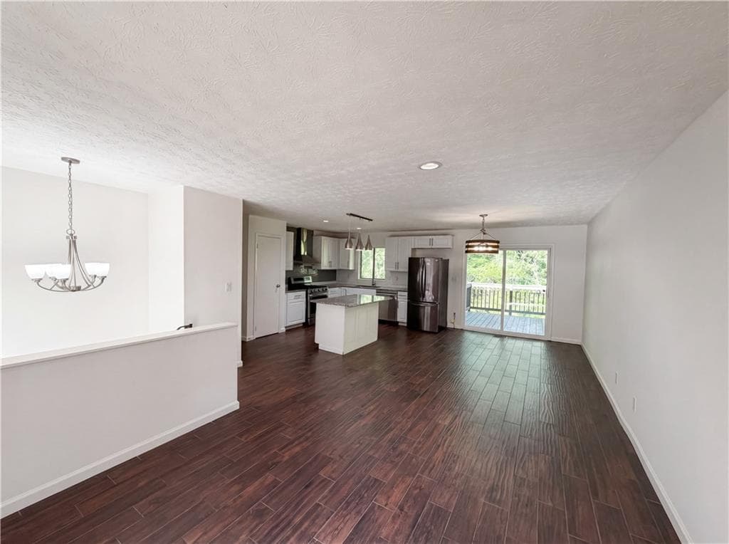 3 bedroom, 3 bathroom, 1,704 sq ft single family residence for sale at 1010 Buckhurst Drive, Atlanta, GA 30349 — photo 6