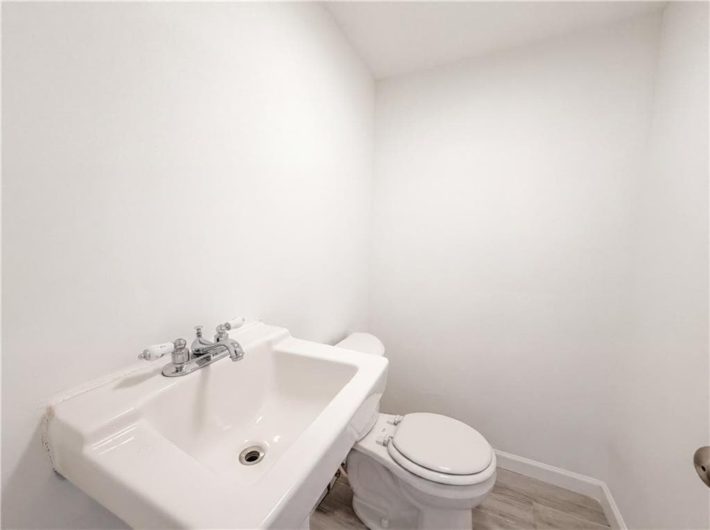 3 bedroom, 3 bathroom, 1,704 sq ft single family residence for sale at 1010 Buckhurst Drive, Atlanta, GA 30349 — photo 10