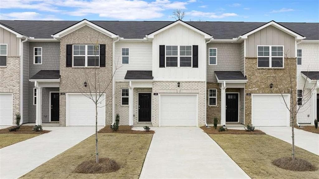 3 bedroom, 3 bathroom, 1,425 sq ft townhouse sold at 210 Kenmore Circle, Perry, GA 31069