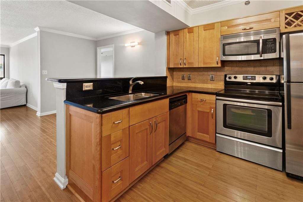 2 bedroom, 2 bathroom, 1,109 sq ft condominium for sale at 795 Hammond Drive 513, Atlanta, GA 30328 — photo 7