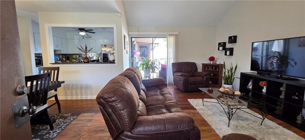 2 bedroom, 2 bathroom, 986 sq ft condominium for sale at 2717 Flintlock Place, Austell, GA 30106 — photo 6