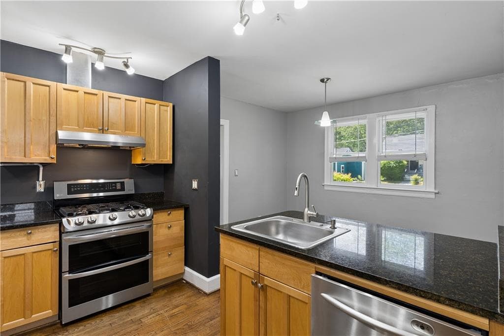2 bedroom, 1 bathroom, 833 sq ft single family residence for sale at 404 Blake Avenue, Atlanta, GA 30316 — photo 4