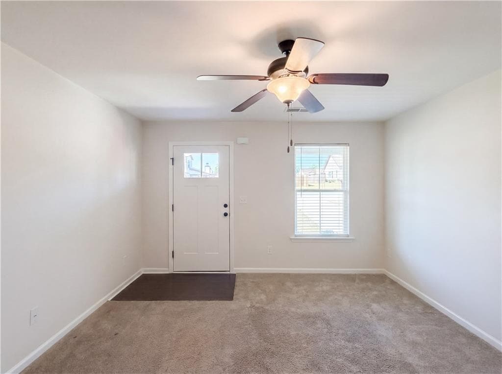 4 bedroom, 3 bathroom, 1,682 sq ft single family residence for sale at 271 Stane Brook Court, Jackson, GA 30233 — photo 3
