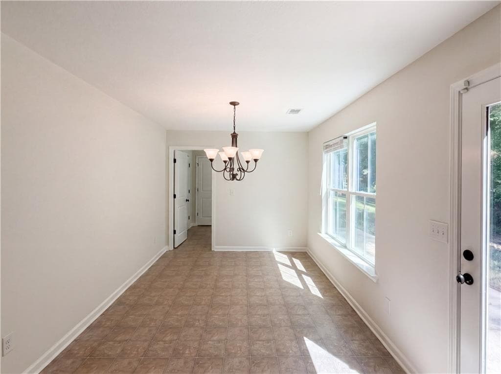 4 bedroom, 3 bathroom, 1,682 sq ft single family residence for sale at 271 Stane Brook Court, Jackson, GA 30233 — photo 7