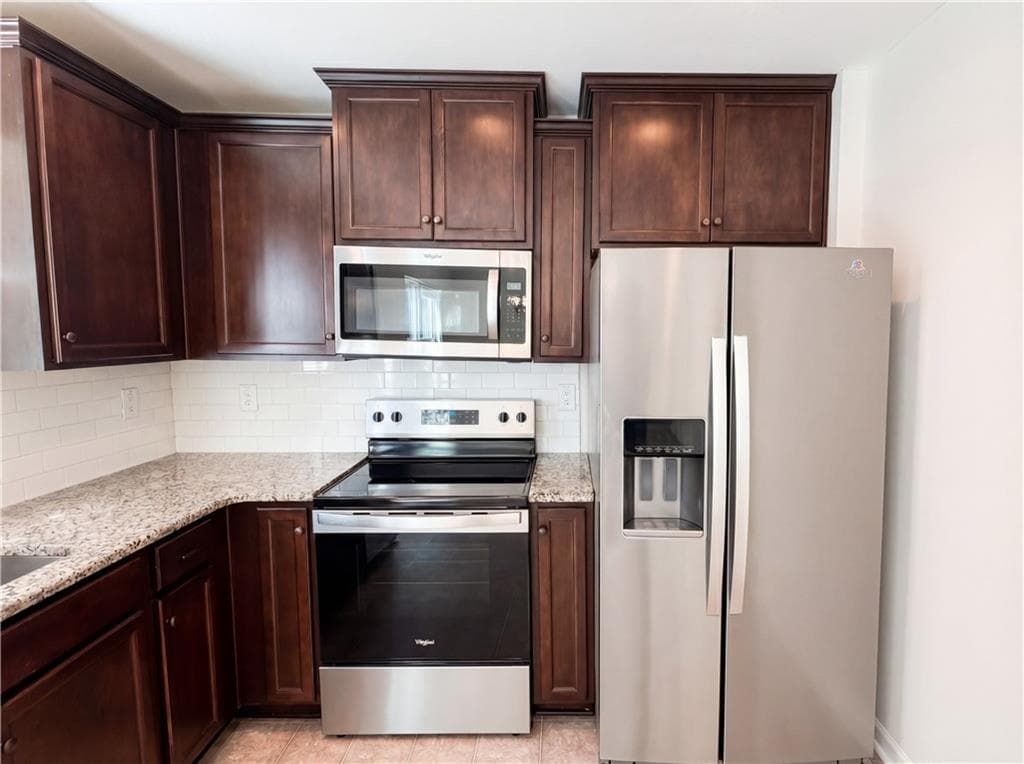 4 bedroom, 3 bathroom, 1,682 sq ft single family residence for sale at 271 Stane Brook Court, Jackson, GA 30233 — photo 9