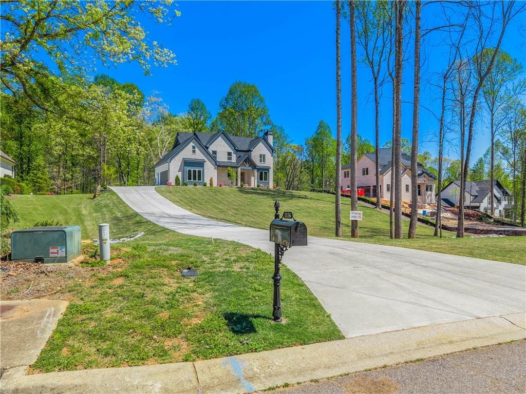 5 bedroom, 5 bathroom, 4,669 sq ft single family residence for sale at 1136 Lexington Ridge Road, Hoschton, GA 30548 — photo 4