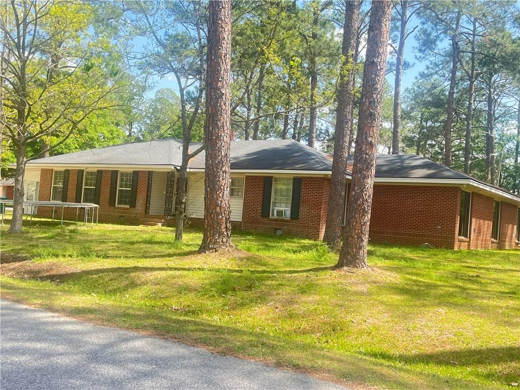 3 bedroom, 2 bathroom, 2,516 sq ft single family residence for sale at 1105 Camellia Drive, Cordele, GA 31015 — photo 6