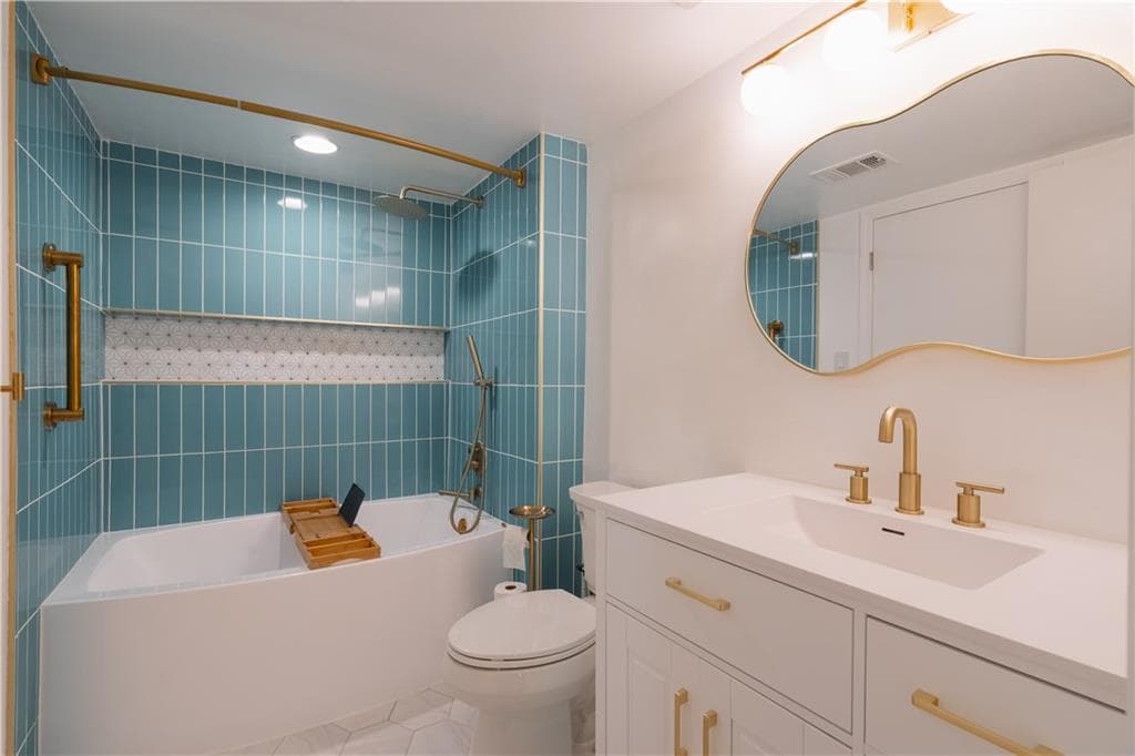 3 bedroom, 2 bathroom, 1,929 sq ft condominium for sale at 3028 Steeplechase Drive, Alpharetta, GA 30004 — photo 5