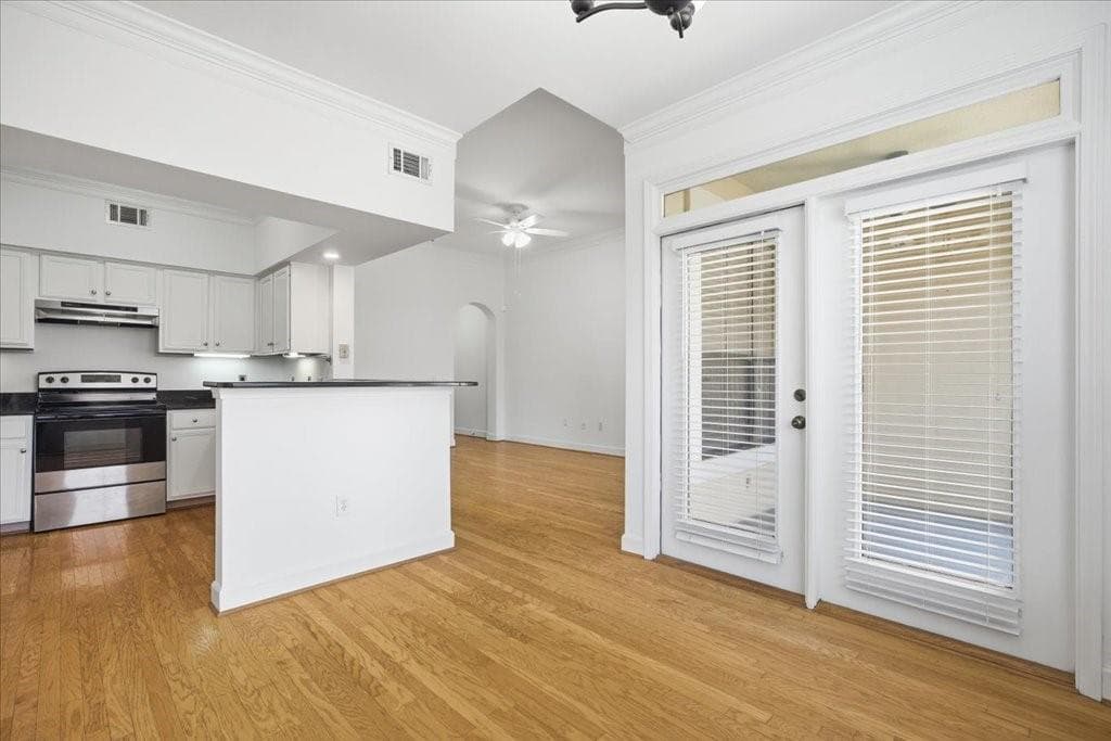 2 bedroom, 2 bathroom, 1,160 sq ft condominium for rent at 3777 Peachtree Road 1432, Brookhaven, GA 30319 for $2,500 a month — photo 8