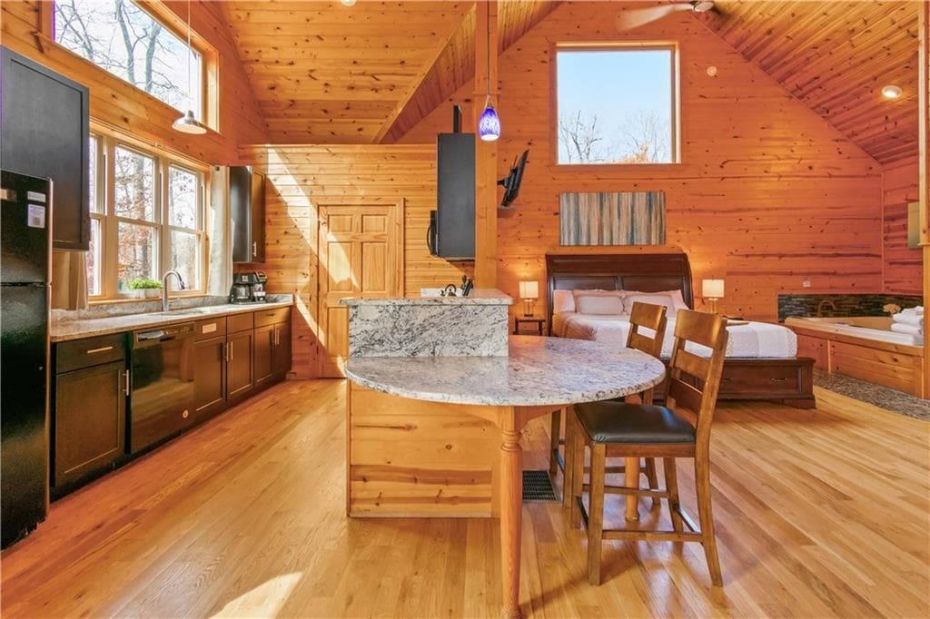1 bedroom, 1 bathroom, 1,088 sq ft single family residence for sale at 281 Maple Ridge Road, Cleveland, GA 30528 — photo 4