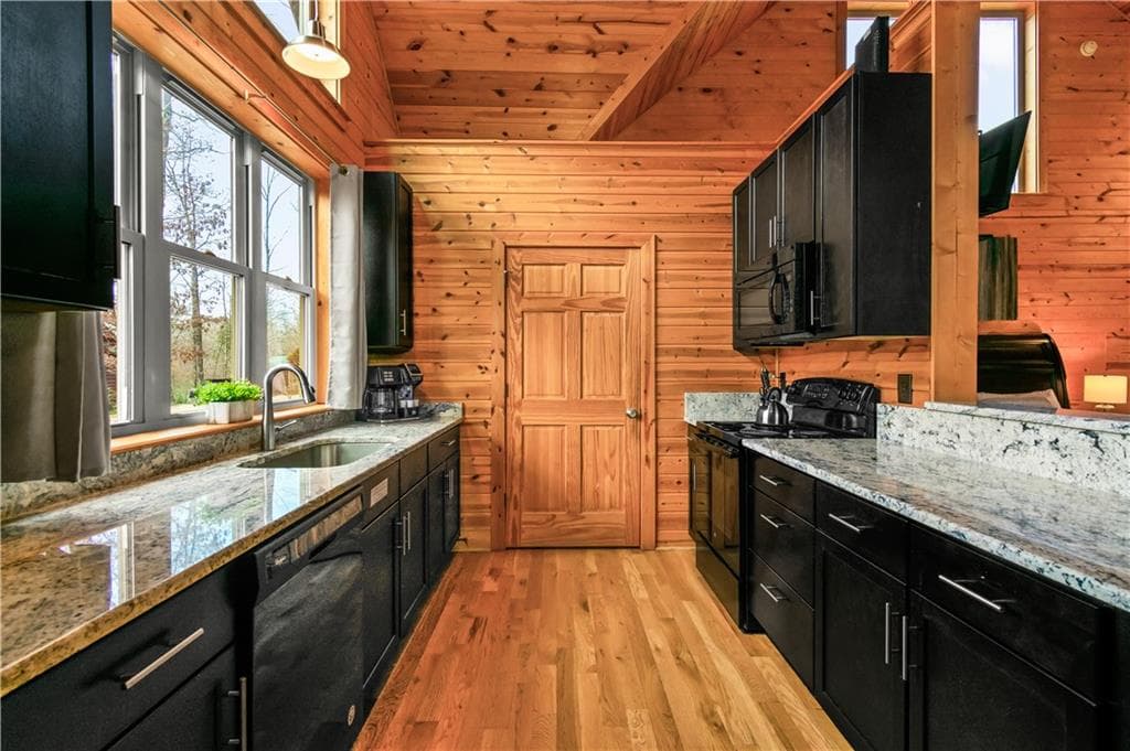 1 bedroom, 1 bathroom, 1,088 sq ft single family residence for sale at 281 Maple Ridge Road, Cleveland, GA 30528 — photo 5