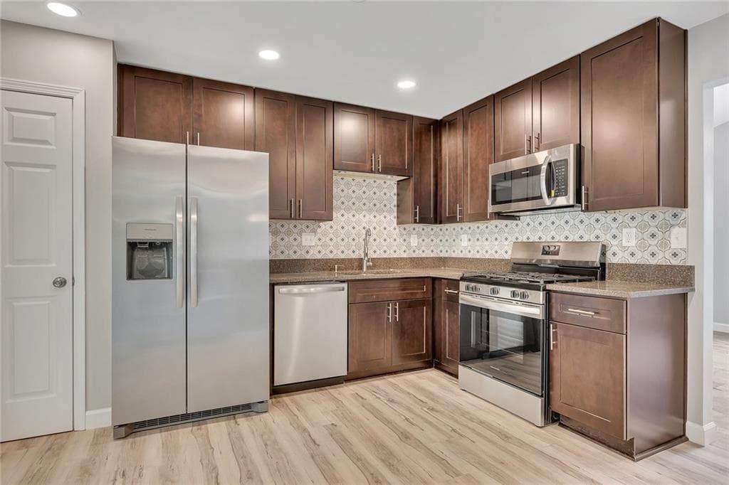 5 bedroom, 3 bathroom, 2,415 sq ft single family residence for rent at 2226 Alyssa Court, Lithia Springs, GA 30122 for $2,500 a month — photo 8