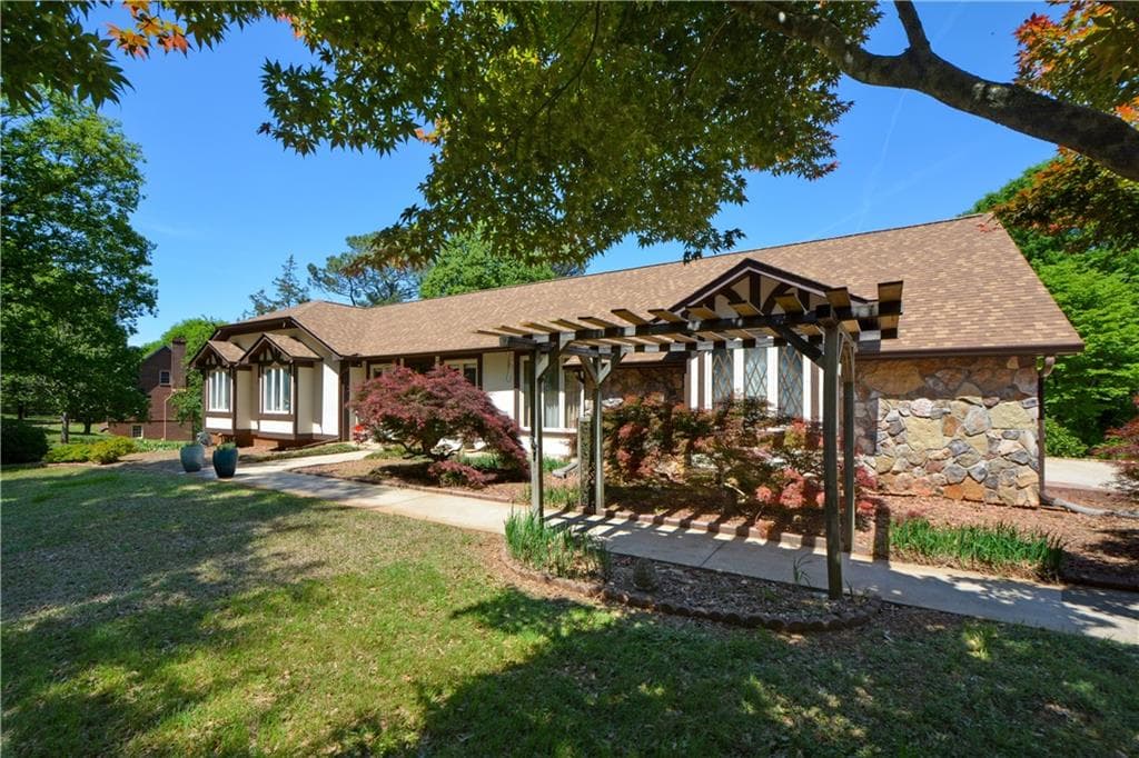 4 bedroom, 4 bathroom, 4,200 sq ft single family residence for sale at 130 Hawn Road, Fayetteville, GA 30215 — photo 3