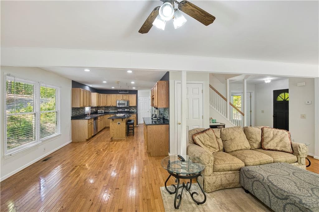 3 bedroom, 3 bathroom, 2,076 sq ft single family residence for sale at 3171 Burnt Hickory Road, Marietta, GA 30064 — photo 9