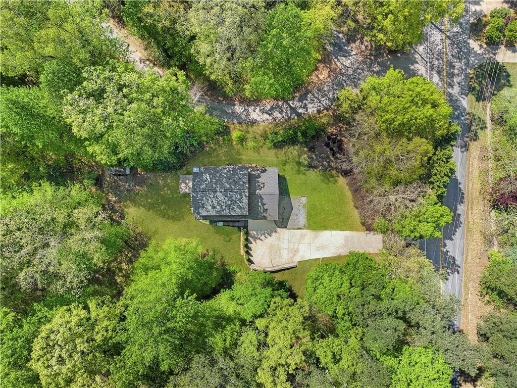 3 bedroom, 3 bathroom, 2,076 sq ft single family residence for sale at 3171 Burnt Hickory Road, Marietta, GA 30064 — photo 4