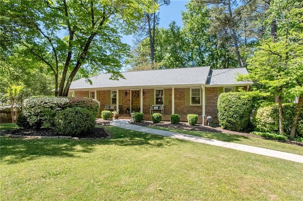 3 bedroom, 3 bathroom, 2,630 sq ft single family residence sold at 2951 Shillingford Court, Marietta, GA 30067