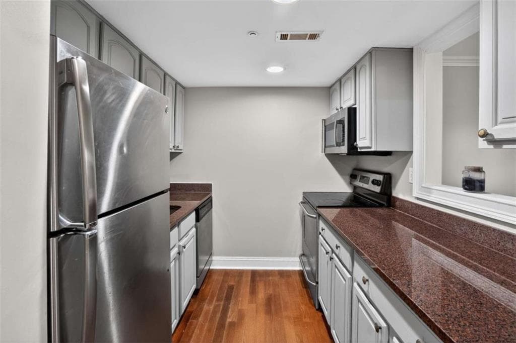 2 bedroom, 3 bathroom, 1,394 sq ft condominium for sale at 145 Rondak Circle, Smyrna, GA 30080 — photo 9