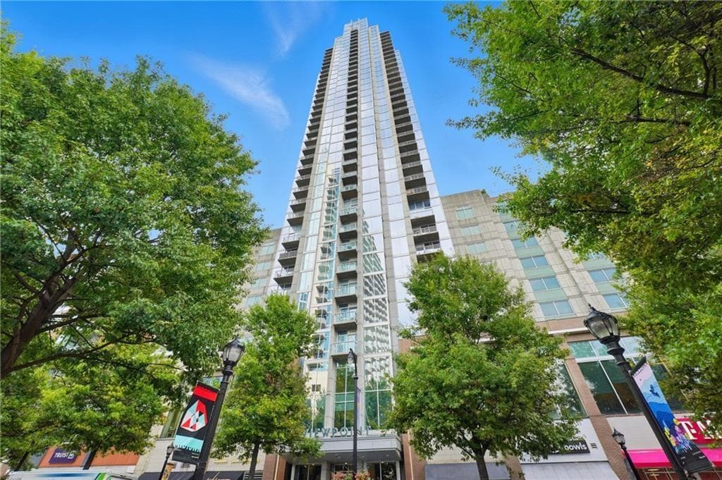 1 bedroom, 1 bathroom, 748 sq ft condominium sold at 855 Peachtree Street 2912, Atlanta, GA 30308