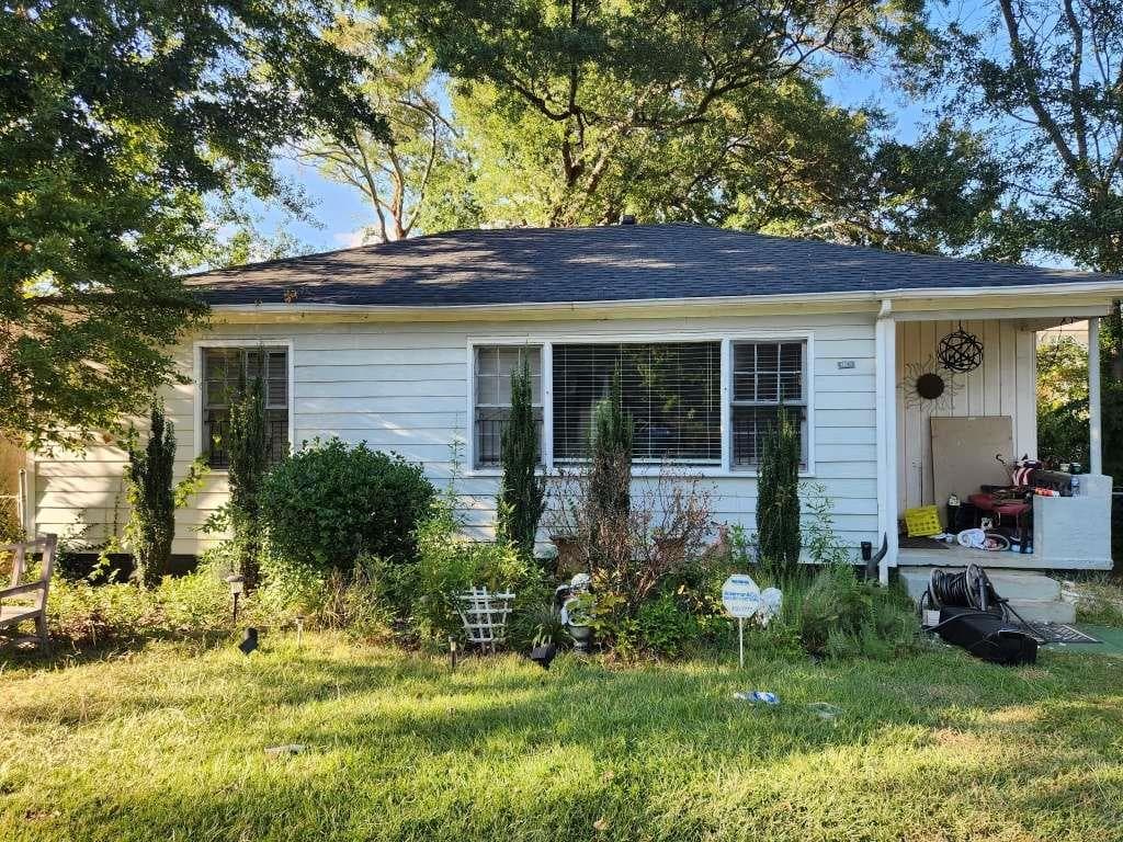 3 bedroom, 2 bathroom, 932 sq ft single family residence sold at 1857 Penelope Road, Atlanta, GA 30314