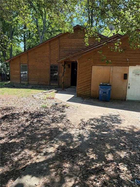 3 bedroom, 2 bathroom, 1,776 sq ft single family residence sold at 8521 Cedar Creek Ridge, Riverdale, GA 30274