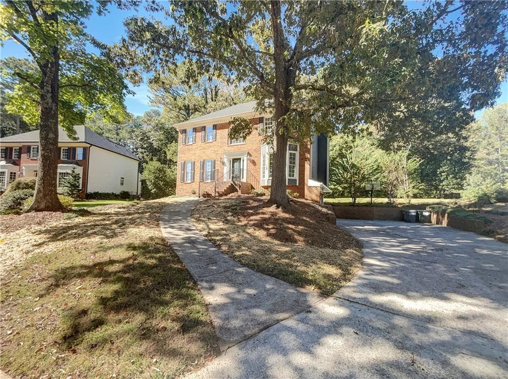3 bedroom, 3 bathroom, 2,380 sq ft single family residence under contract at 3526 W Hampton Drive, Marietta, GA 30064 — photo 2