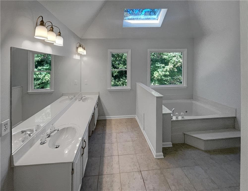 3 bedroom, 3 bathroom, 2,380 sq ft single family residence under contract at 3526 W Hampton Drive, Marietta, GA 30064 — photo 7