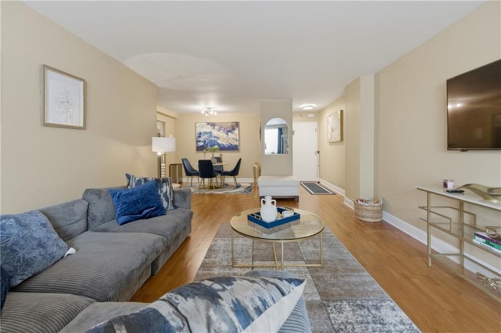1 bedroom, 1 bathroom, 837 sq ft condominium for sale at 2479 Peachtree Road 503, Atlanta, GA 30305 — photo 5