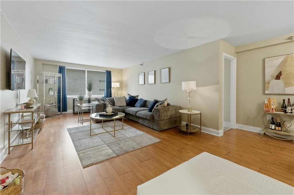 1 bedroom, 1 bathroom, 837 sq ft condominium for sale at 2479 Peachtree Road 503, Atlanta, GA 30305 — photo 6