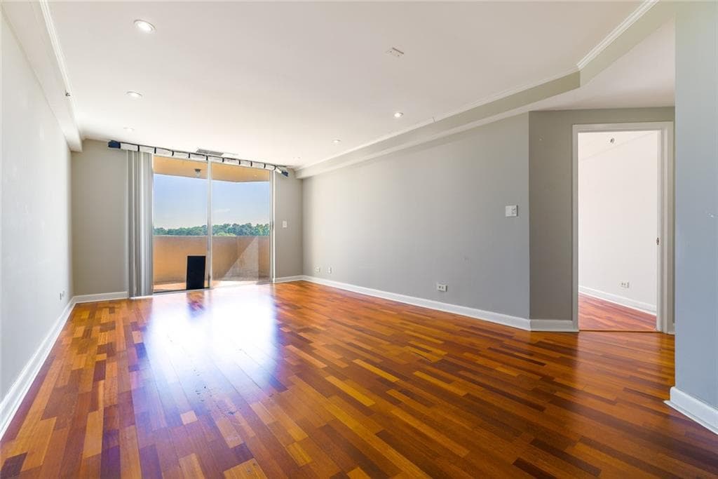1 bedroom, 1 bathroom, 814 sq ft condominium under contract at 1501 Clairmont Road 1216, Decatur, GA 30033 — photo 2