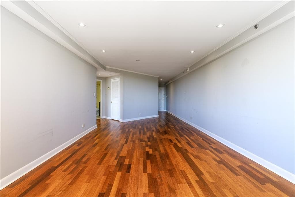 1 bedroom, 1 bathroom, 814 sq ft condominium under contract at 1501 Clairmont Road 1216, Decatur, GA 30033 — photo 4