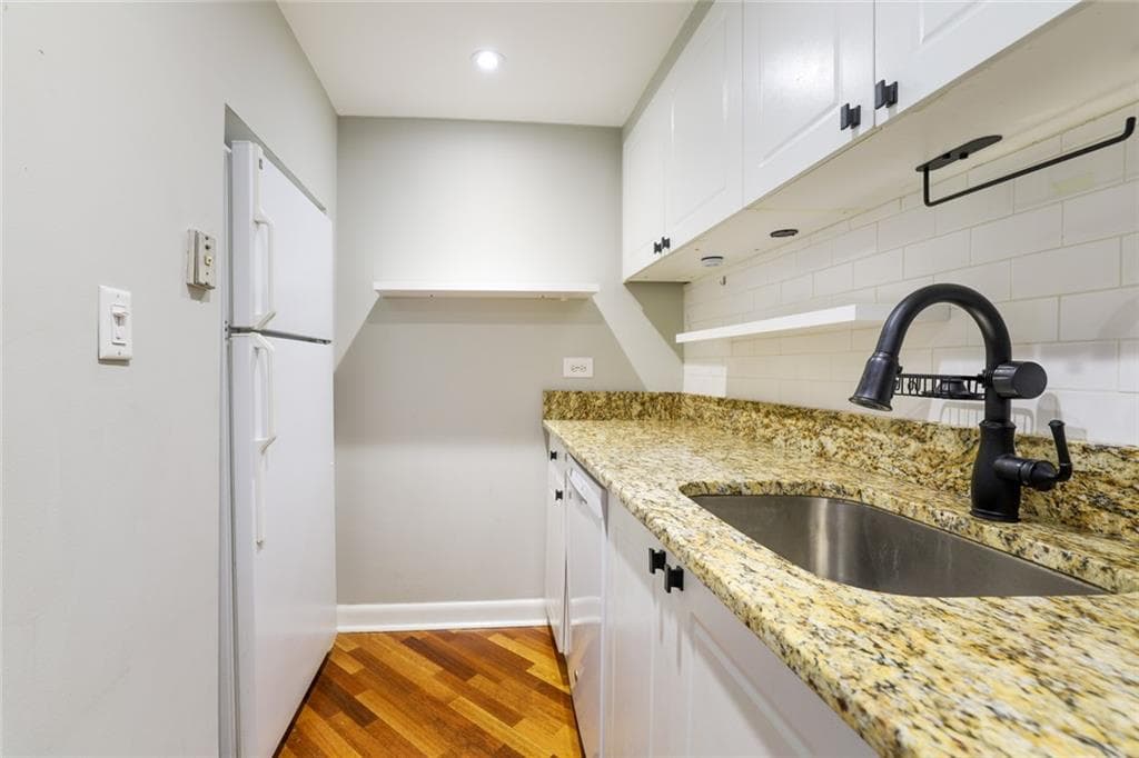1 bedroom, 1 bathroom, 814 sq ft condominium under contract at 1501 Clairmont Road 1216, Decatur, GA 30033 — photo 7