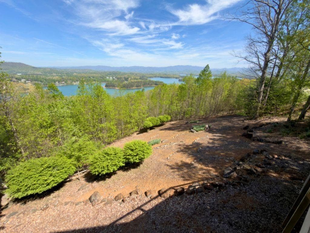 4 bedroom, 4 bathroom, 3,136 sq ft single family residence for sale at 928 Kirkland Drive, Hiawassee, GA 30546 — photo 4