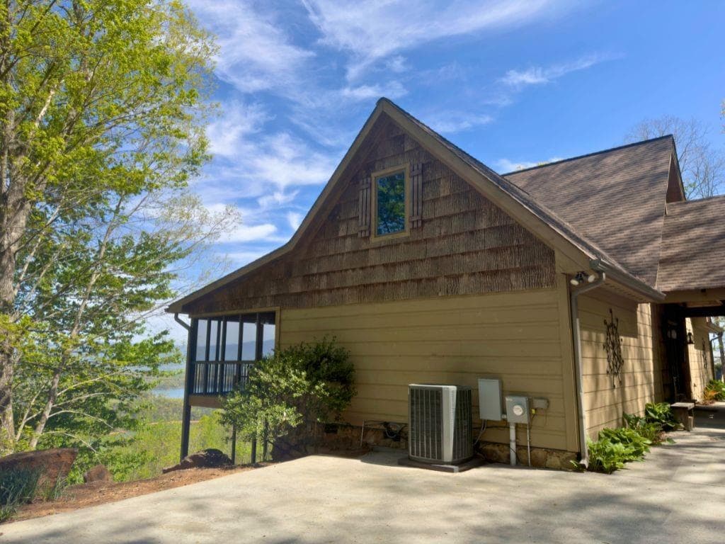 4 bedroom, 4 bathroom, 3,136 sq ft single family residence for sale at 928 Kirkland Drive, Hiawassee, GA 30546 — photo 9