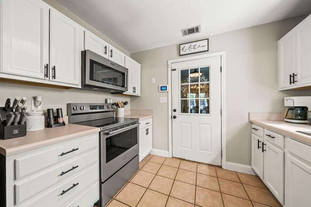 3 bedroom, 2 bathroom, 1,504 sq ft single family residence under contract at 15 Trillium Trail, Rome, GA 30165 — photo 9