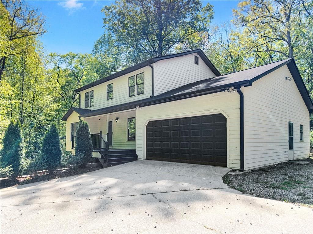 3 bedroom, 3 bathroom, 2,076 sq ft single family residence for sale at 3171 Burnt Hickory Road, Marietta, GA 30064 — photo 2