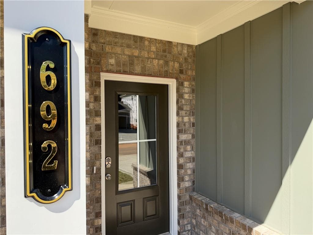 5 bedroom, 3 bathroom, 2,549 sq ft single family residence under contract at 692 Secret Garden Lane, Dacula, GA 30019 — photo 4