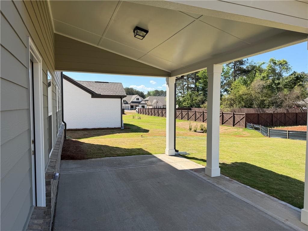 5 bedroom, 3 bathroom, 2,549 sq ft single family residence under contract at 692 Secret Garden Lane, Dacula, GA 30019 — photo 6