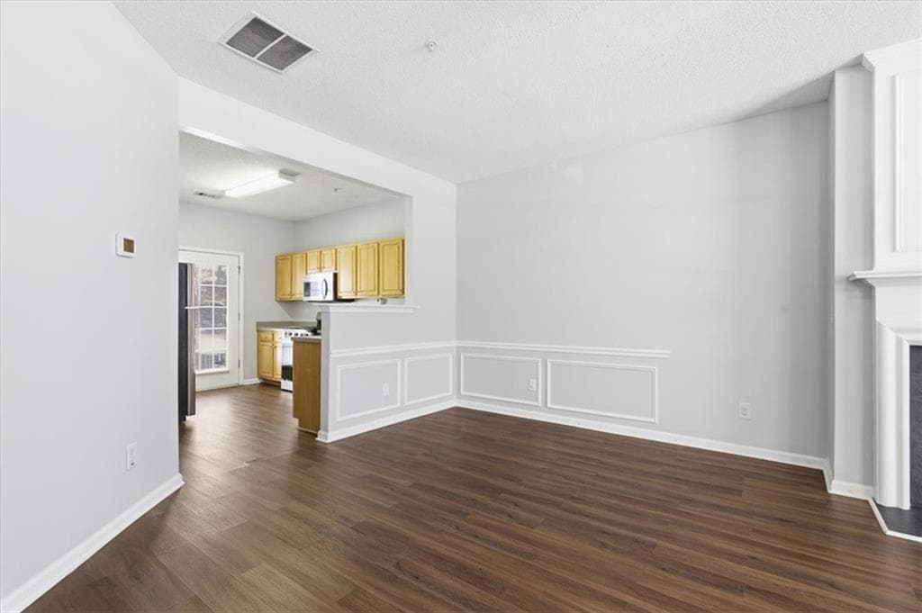 3 bedroom, 2 bathroom, 1,377 sq ft townhouse under contract at 200 Riverstone Commons Circle, Canton, GA 30114 — photo 9