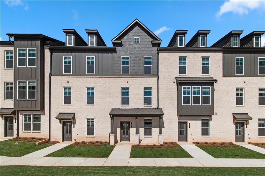 4 bedroom, 4 bathroom, 1,897 sq ft townhouse under contract at 2606 Daybreak Lane, Newnan, GA 30265 — photo 2