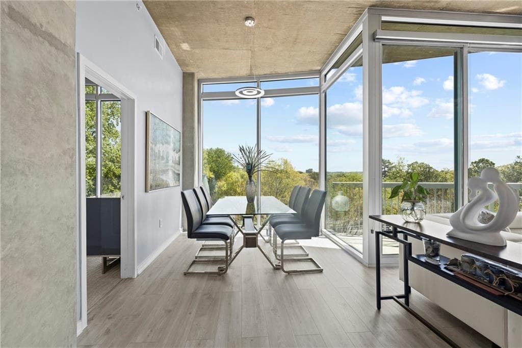 2 bedroom, 2 bathroom, 1,368 sq ft condominium for sale at 3300 Windy Ridge Parkway 502, Atlanta, GA 30339 — photo 2