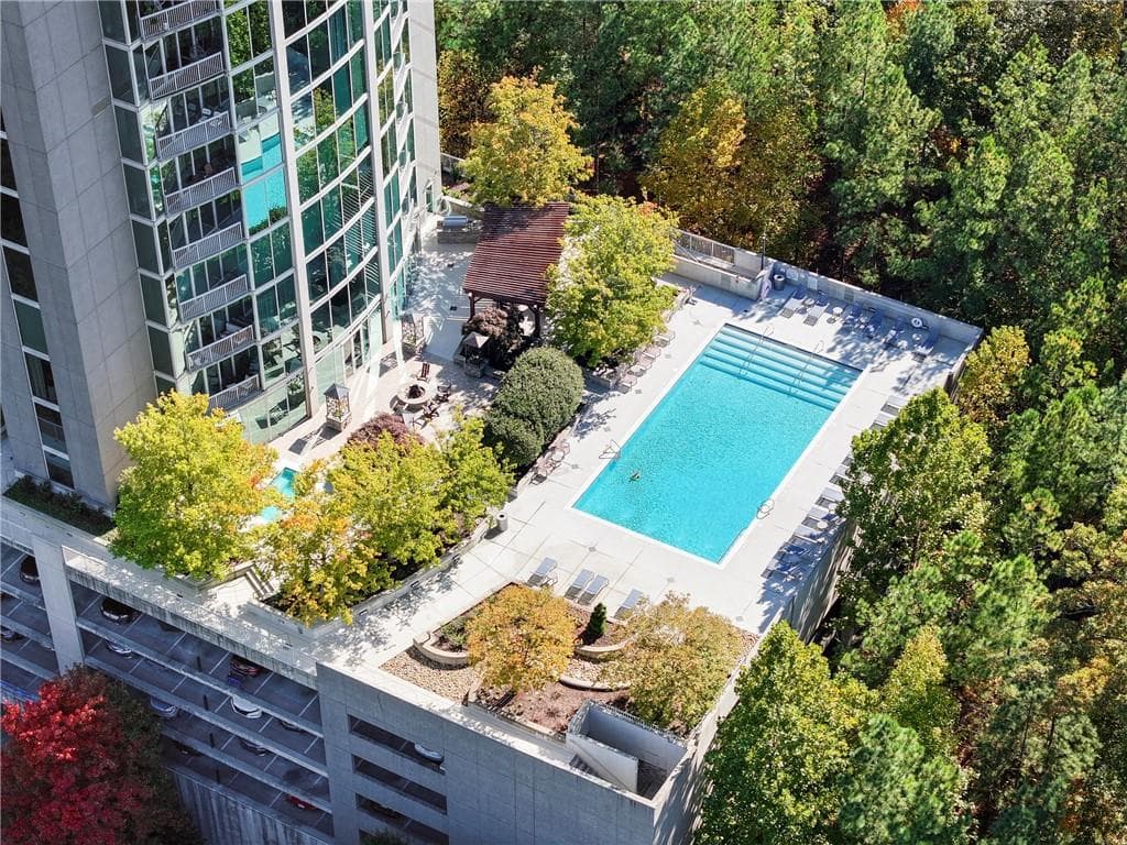 2 bedroom, 2 bathroom, 1,368 sq ft condominium for sale at 3300 Windy Ridge Parkway 502, Atlanta, GA 30339 — photo 6