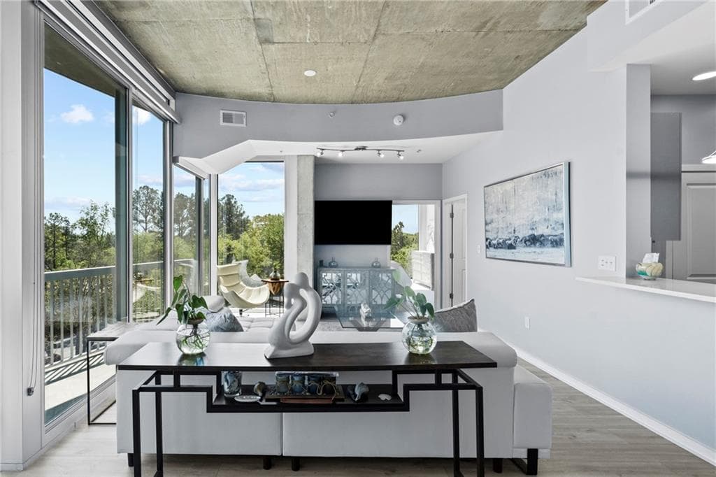 2 bedroom, 2 bathroom, 1,368 sq ft condominium for sale at 3300 Windy Ridge Parkway 502, Atlanta, GA 30339 — photo 7