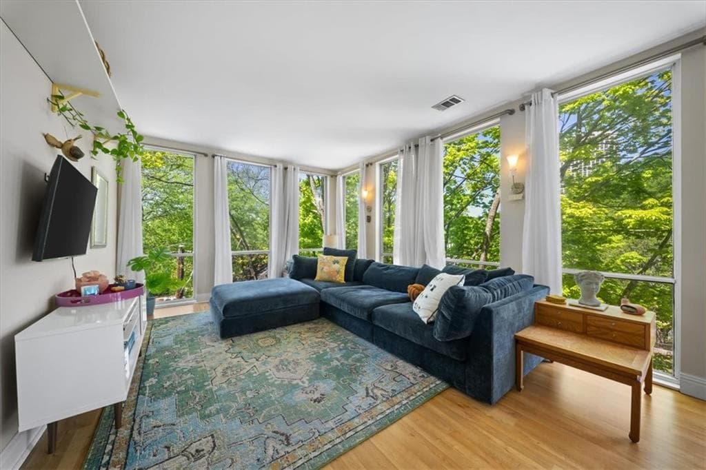 2 bedroom, 2 bathroom, 1,008 sq ft condominium for sale at 287 14th Street 13, Atlanta, GA 30318 — photo 5